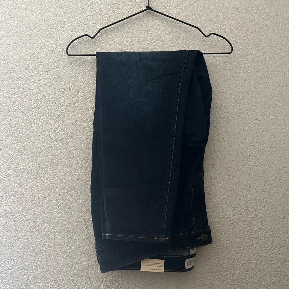 Mid-rise skinny jeans